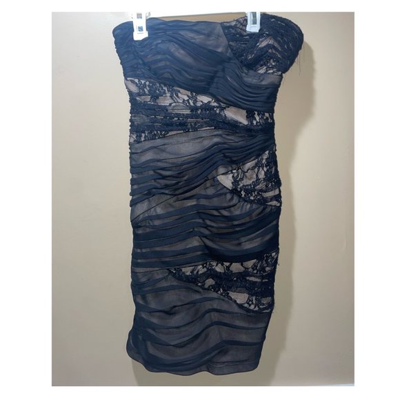 City Studio Medium black/nude lace dress - Picture 1 of 2